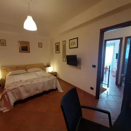 Guest house A Due Passi.... Mazzeo
