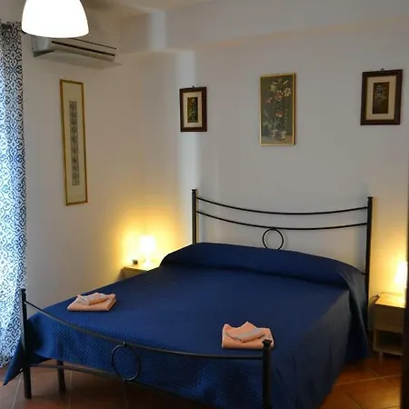 A Due Passi.... Guest house *