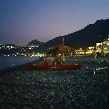 A Due Passi.... Pensjonat Mazzeo